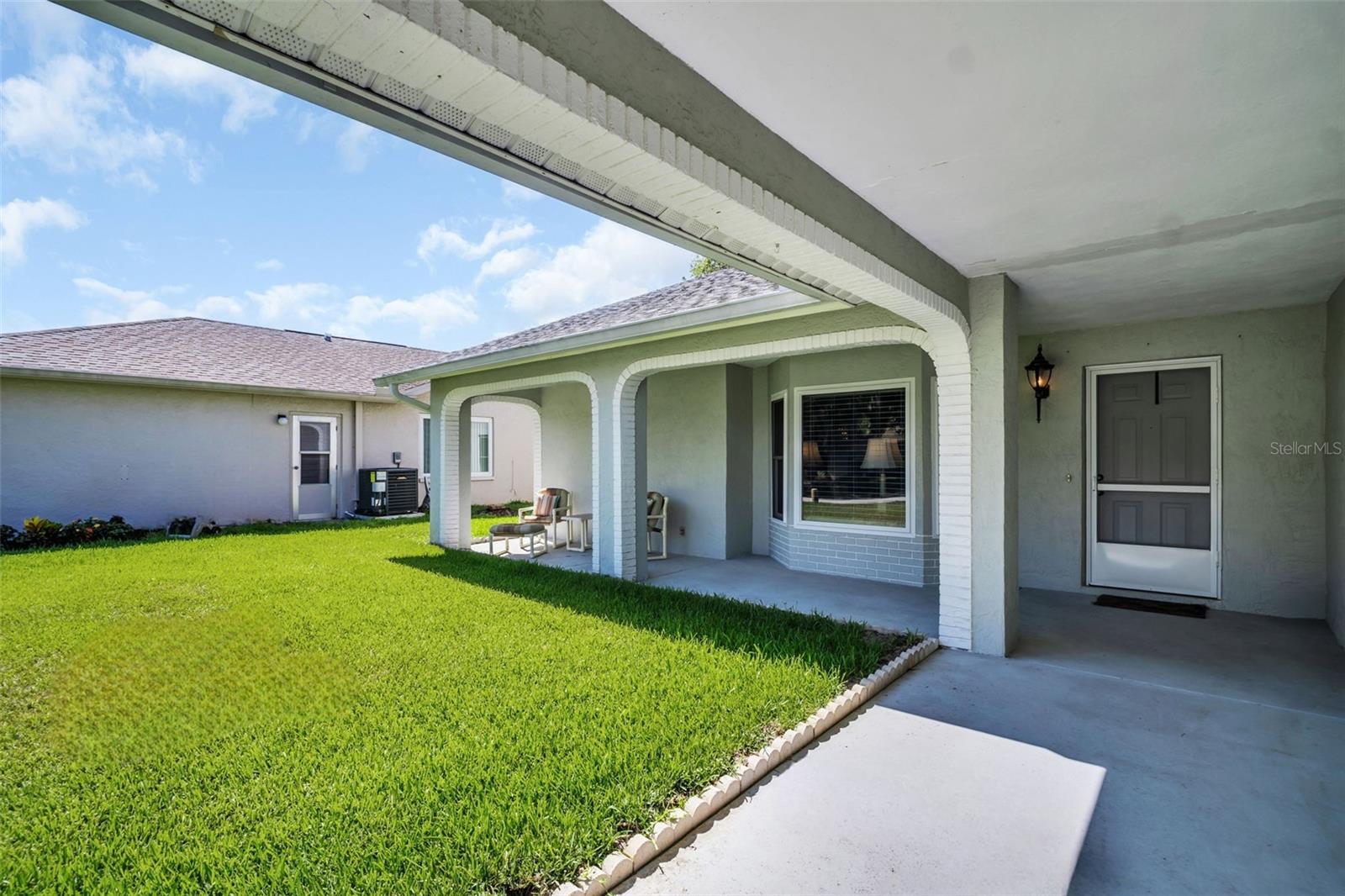 NEW 2020 ROOF & hurricane impact windows~