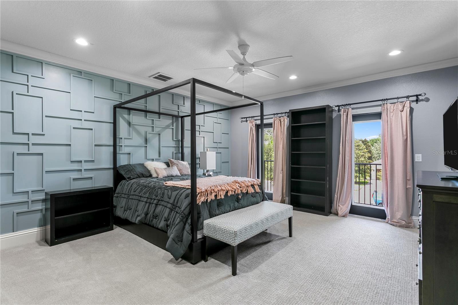 Upstairs bedroom.