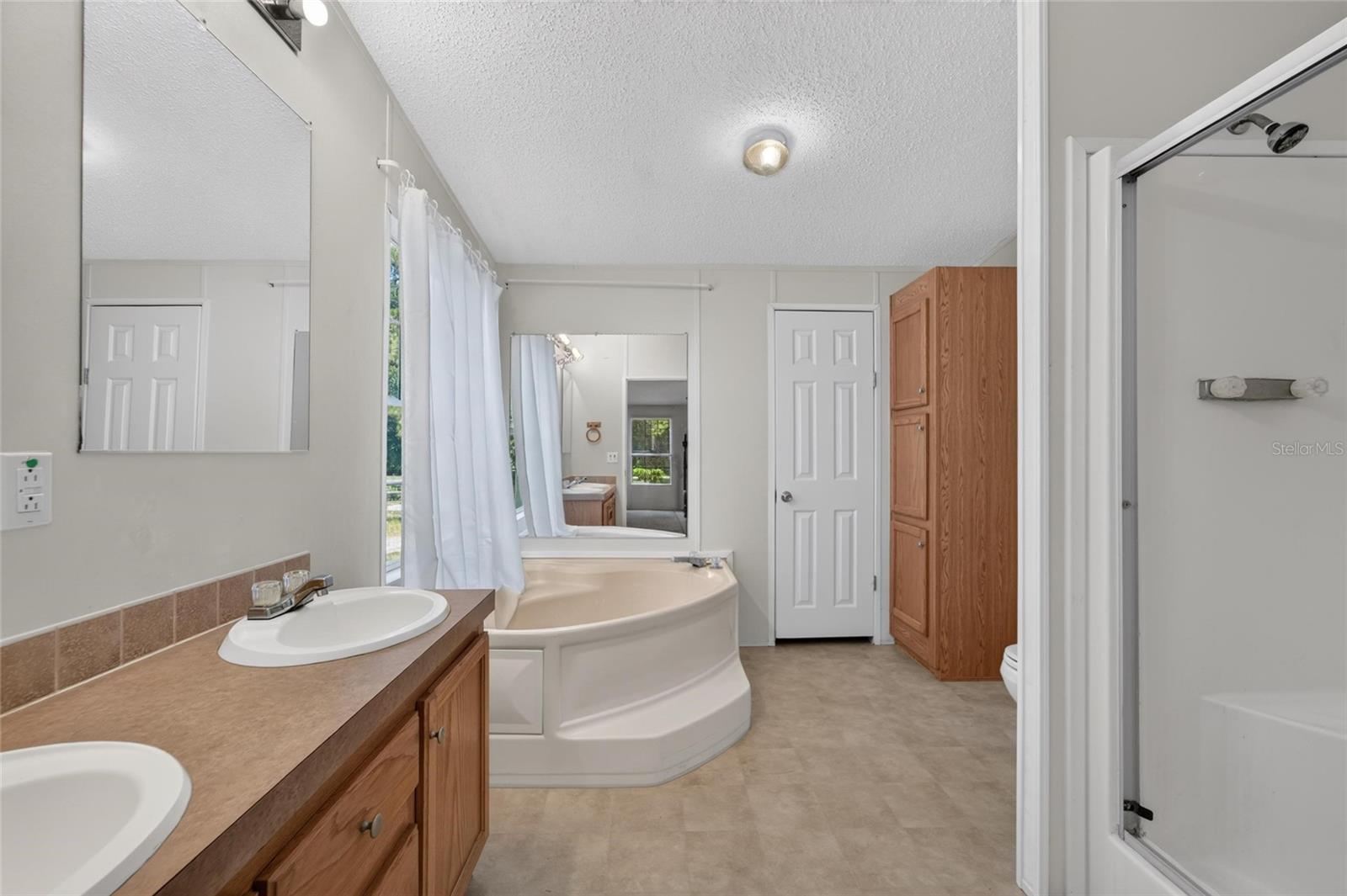 Primary En Suite Bath