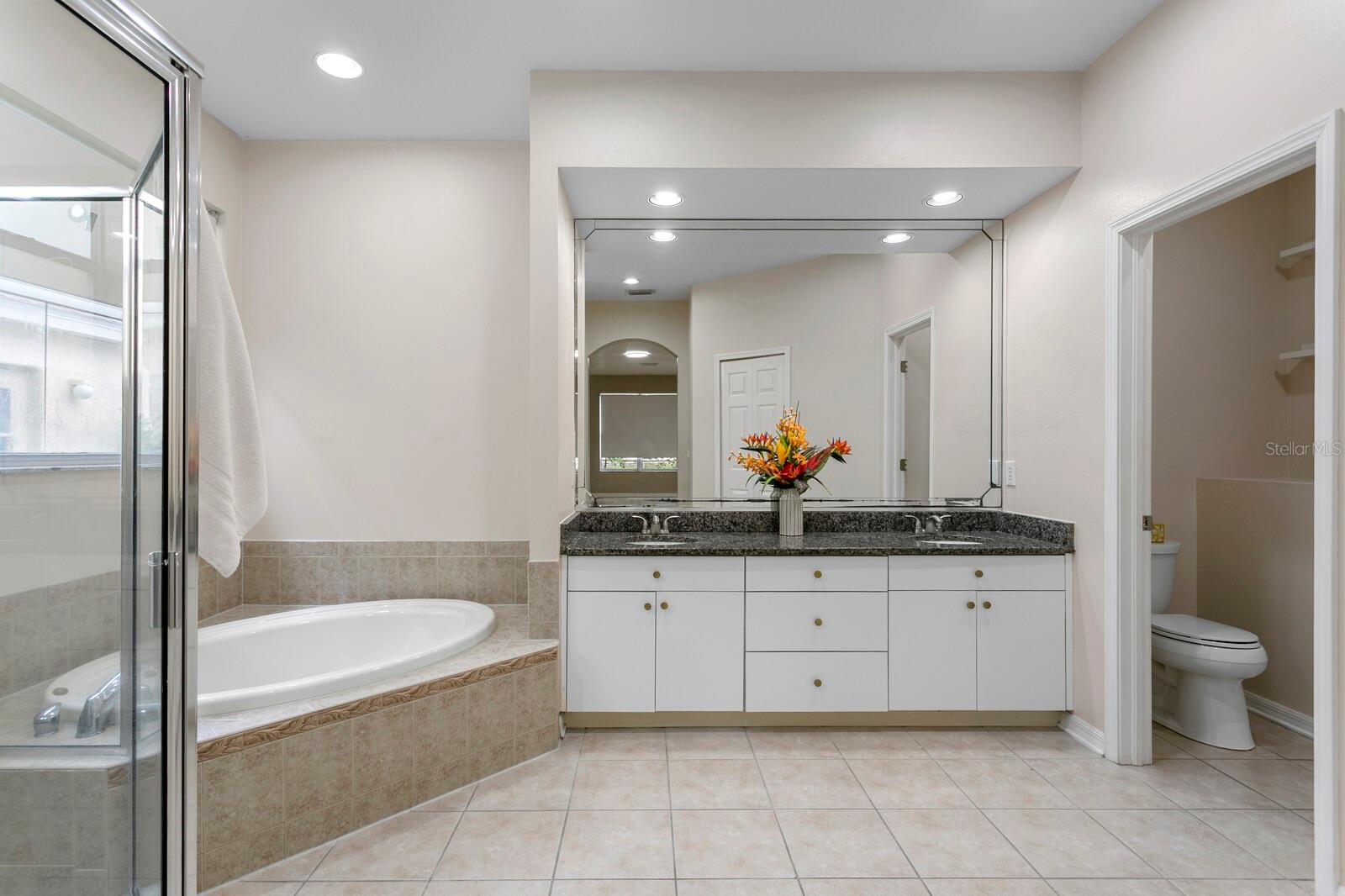 Primary en suite bath 1