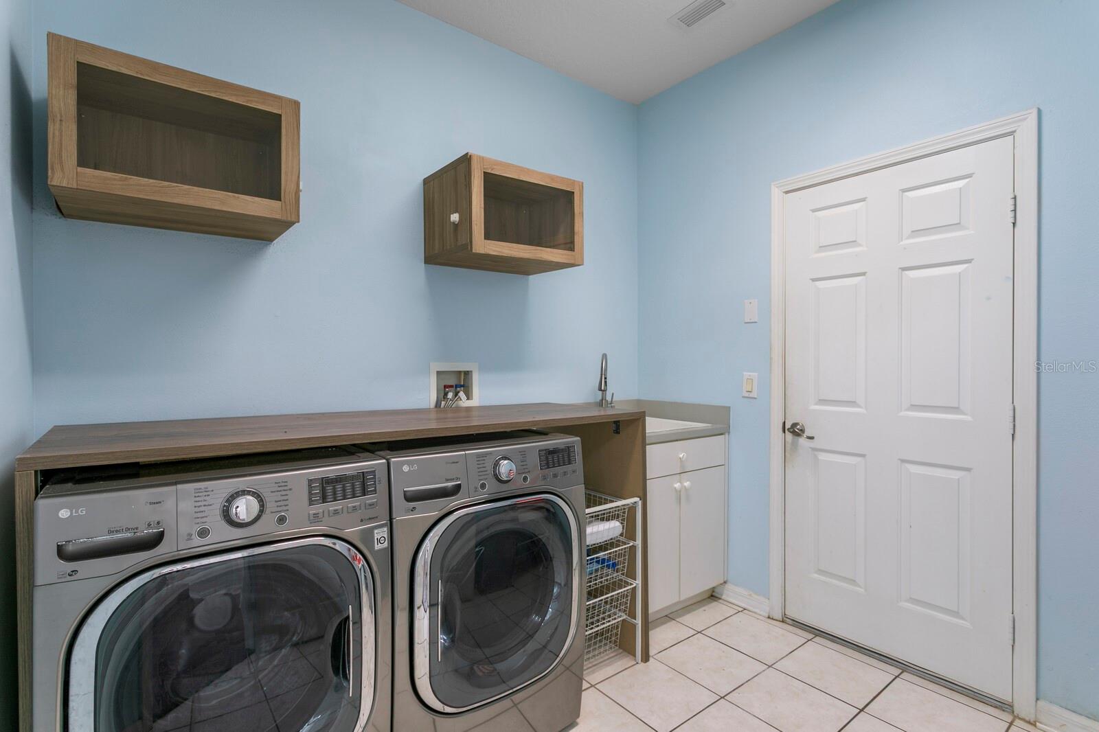 Laundry- includes built-ins and appliances