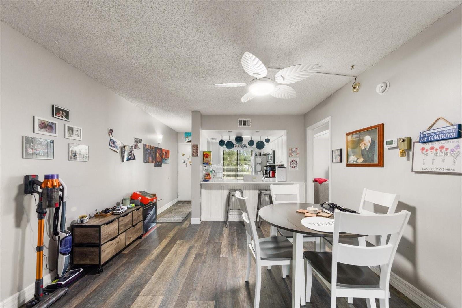 KITCHEN / DINING AREA