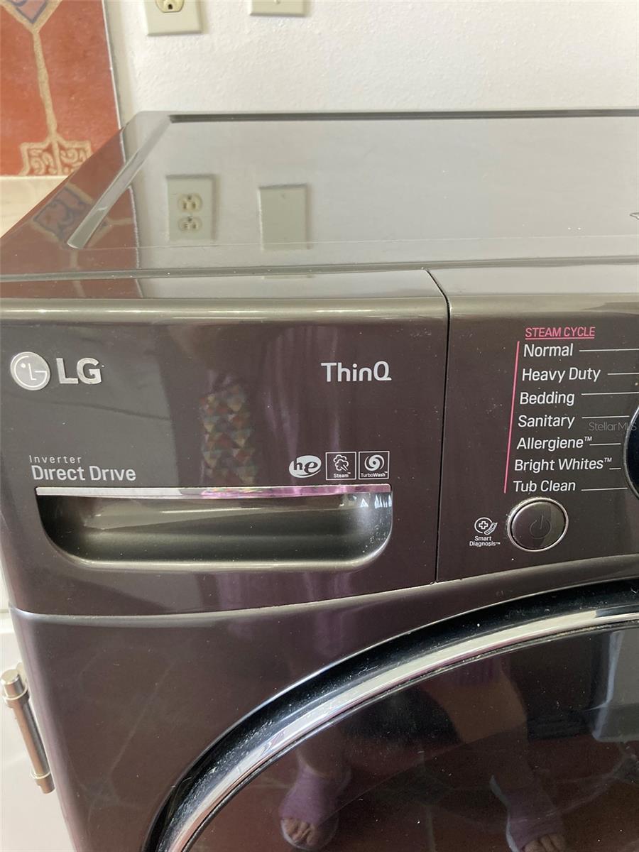 Washer/dryer combo in kitchen