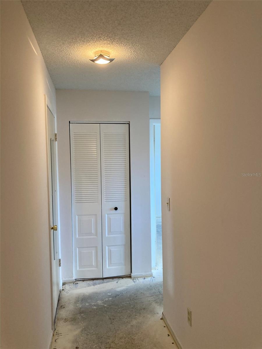 Hallway to both bedrooms