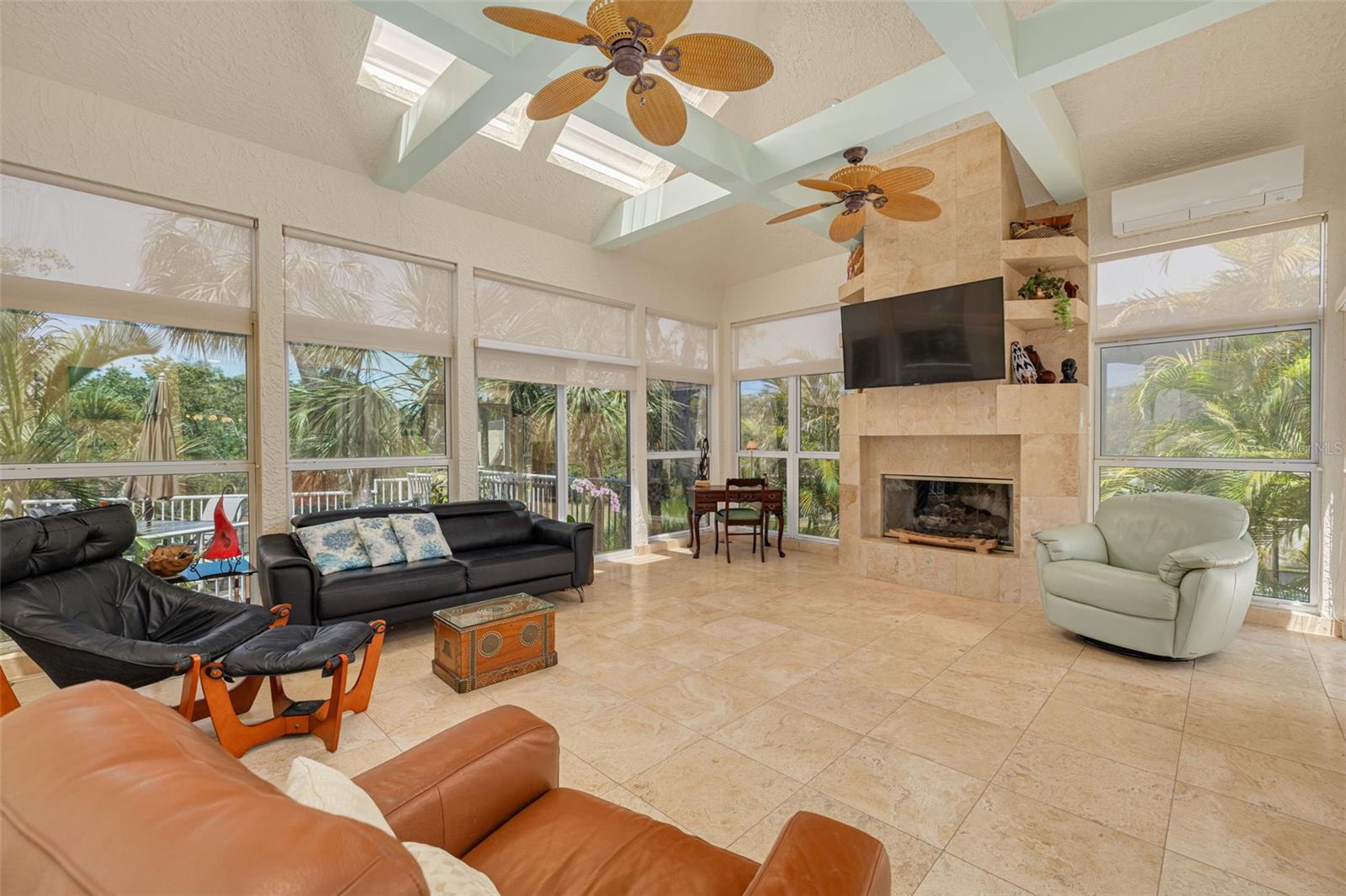 "Tree House" / Family Room