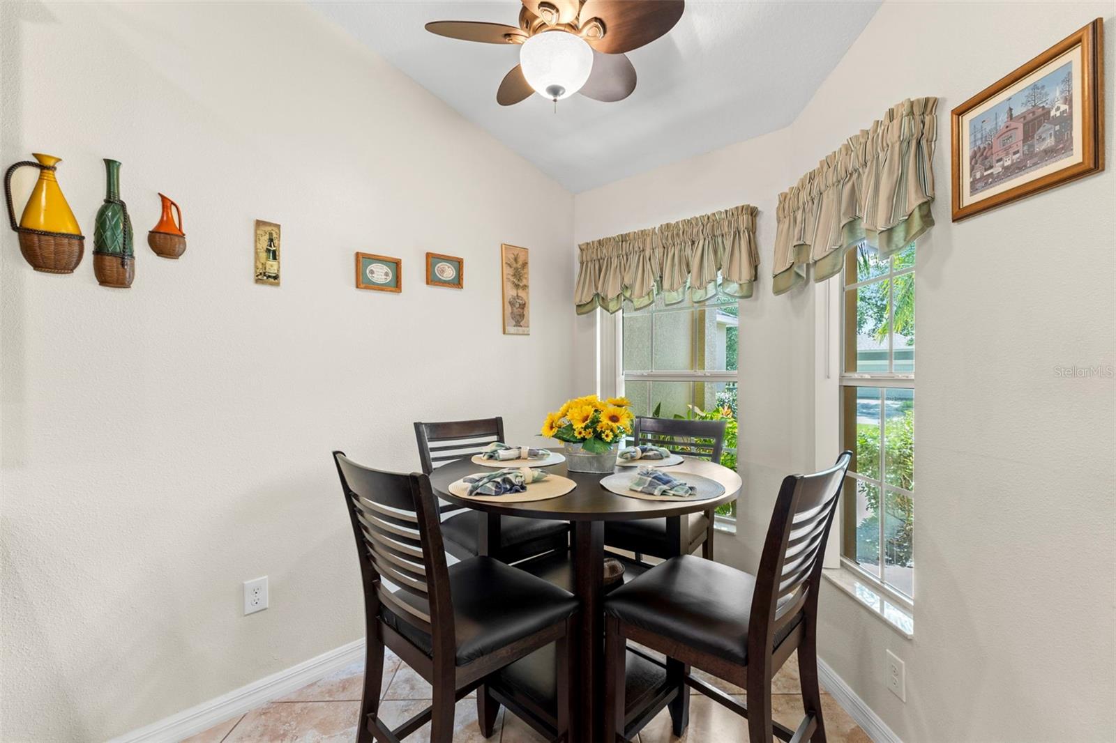Breakfast nook
