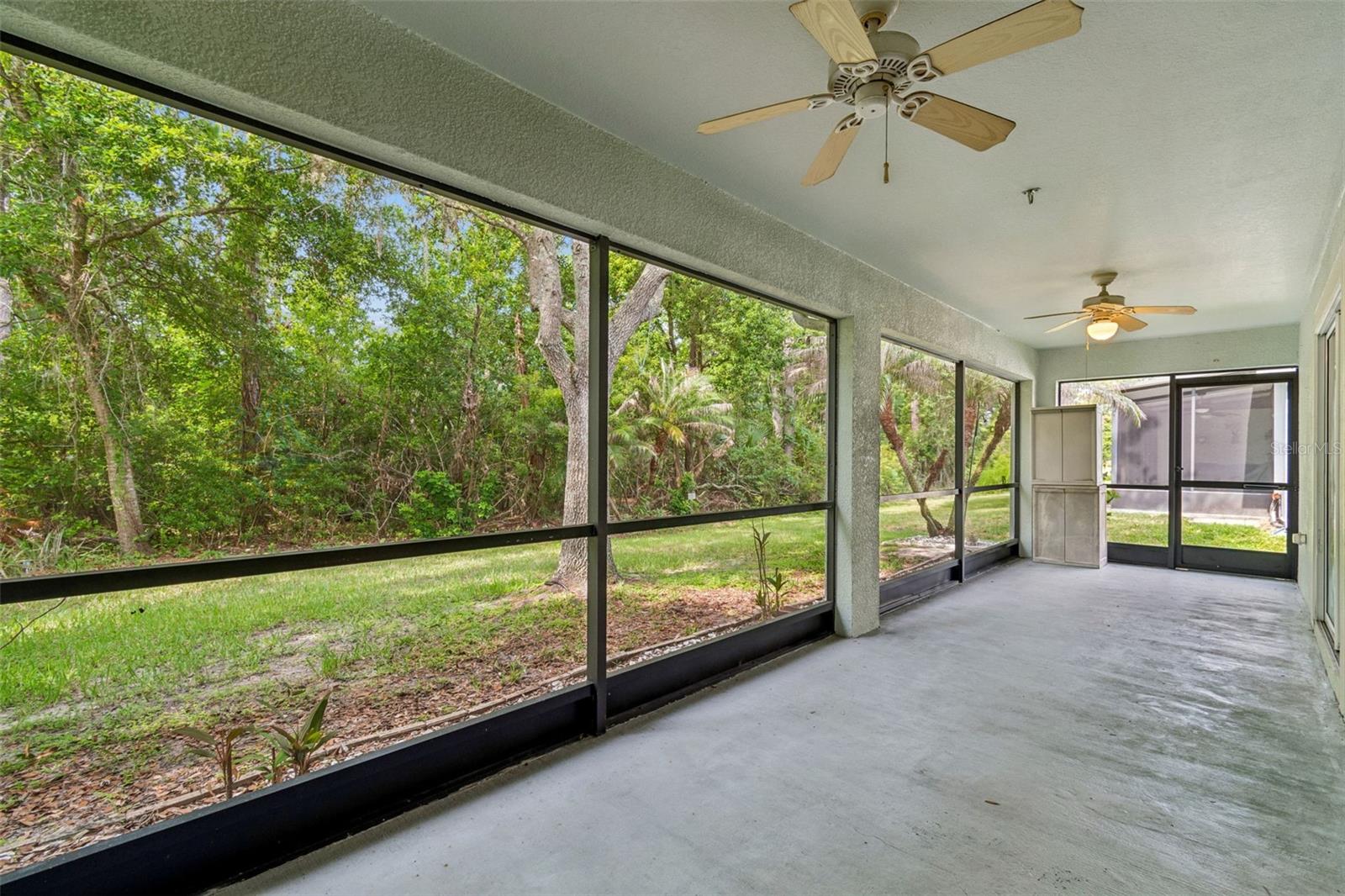 Lanai | large with private views