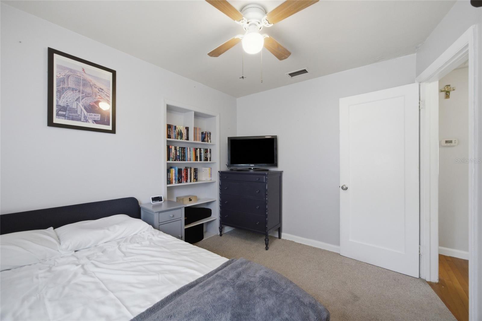 2nd bedroom