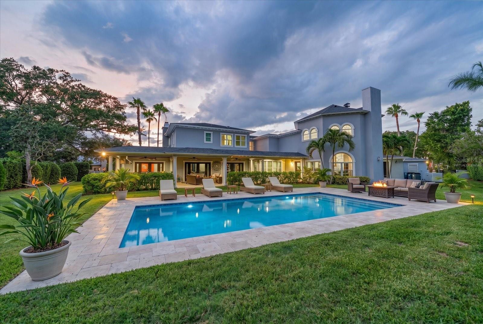 VIRTUALLY STAGED POOL