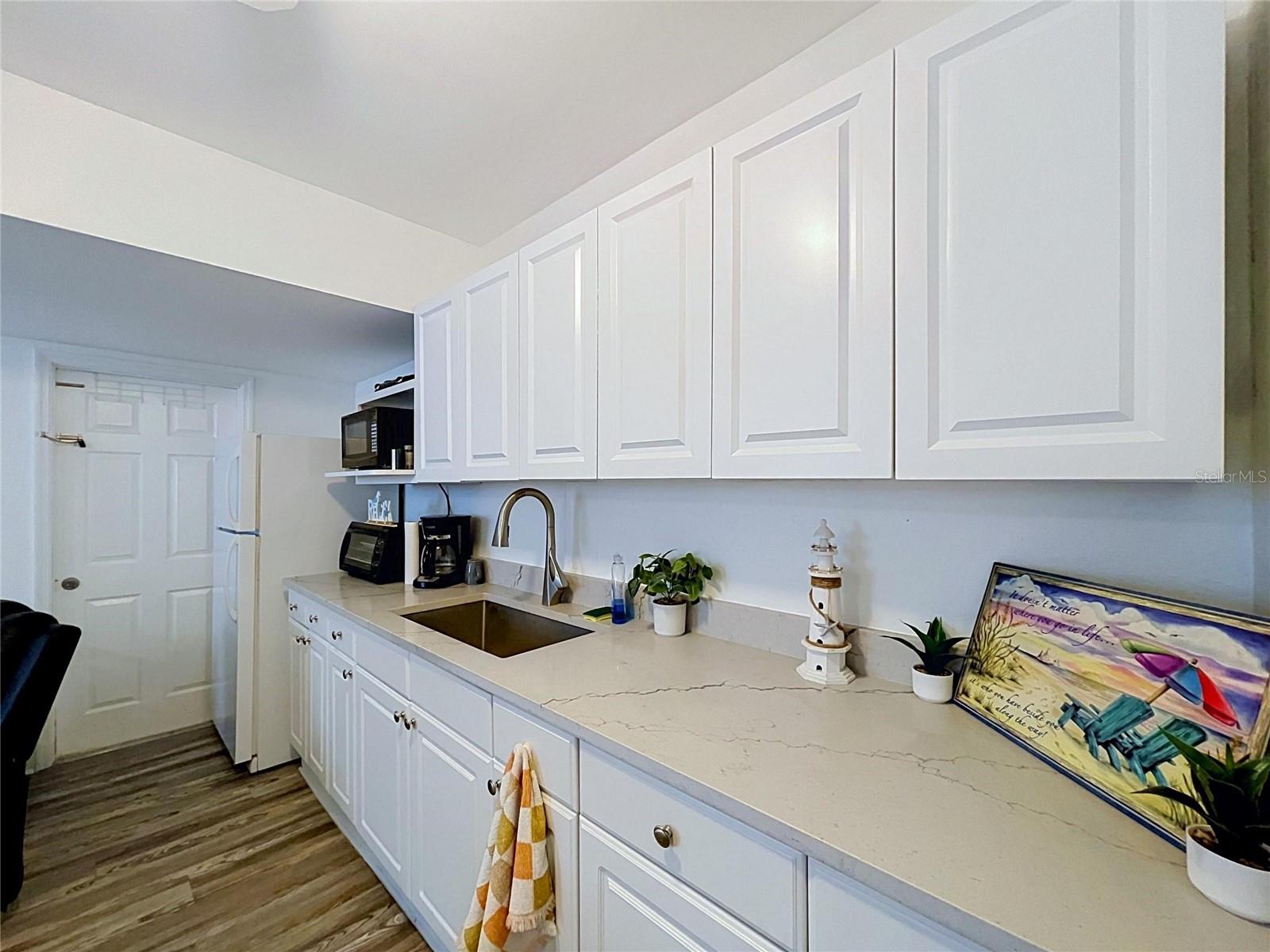 studio room kitchenette
