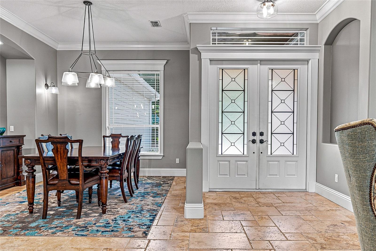 Foyer/Dining