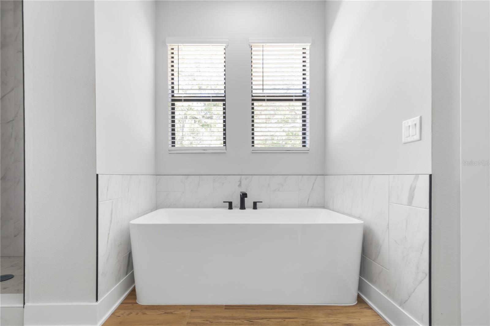 En Suite standing tub