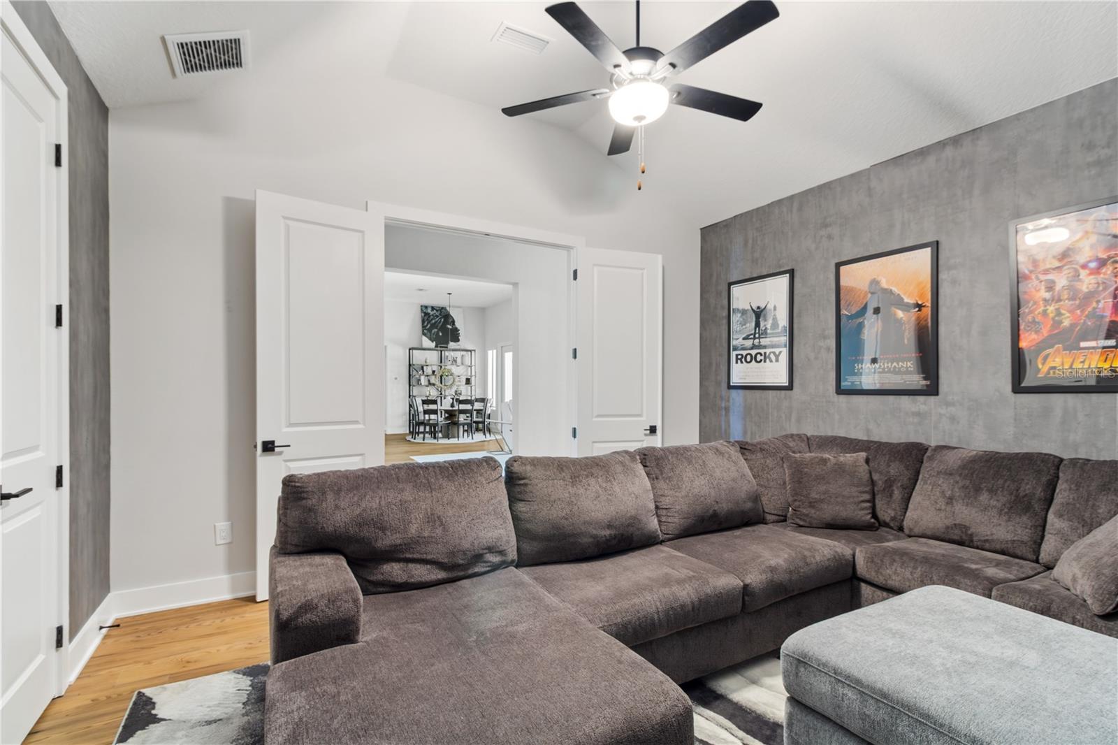 Bonus Room | Theatre