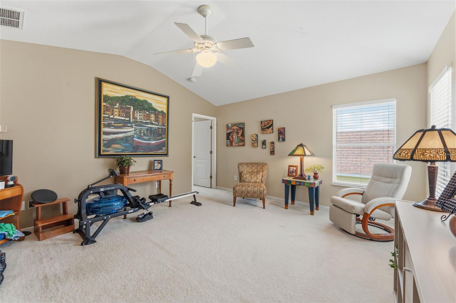 Virtually staged bonus room