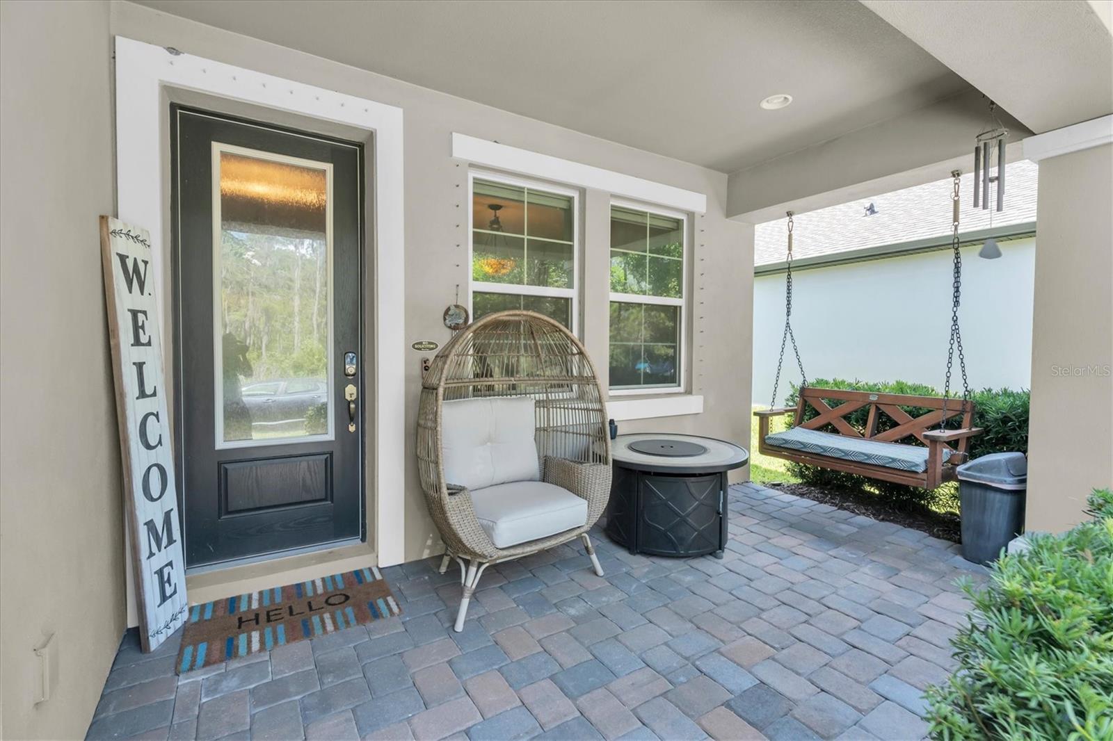 DREAMY FRONT PORCH