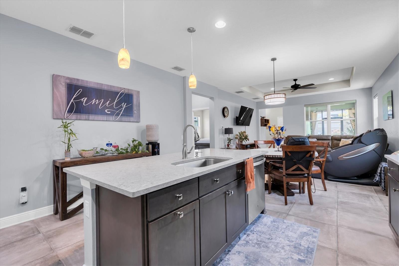 OPEN FLOOR PLAN
