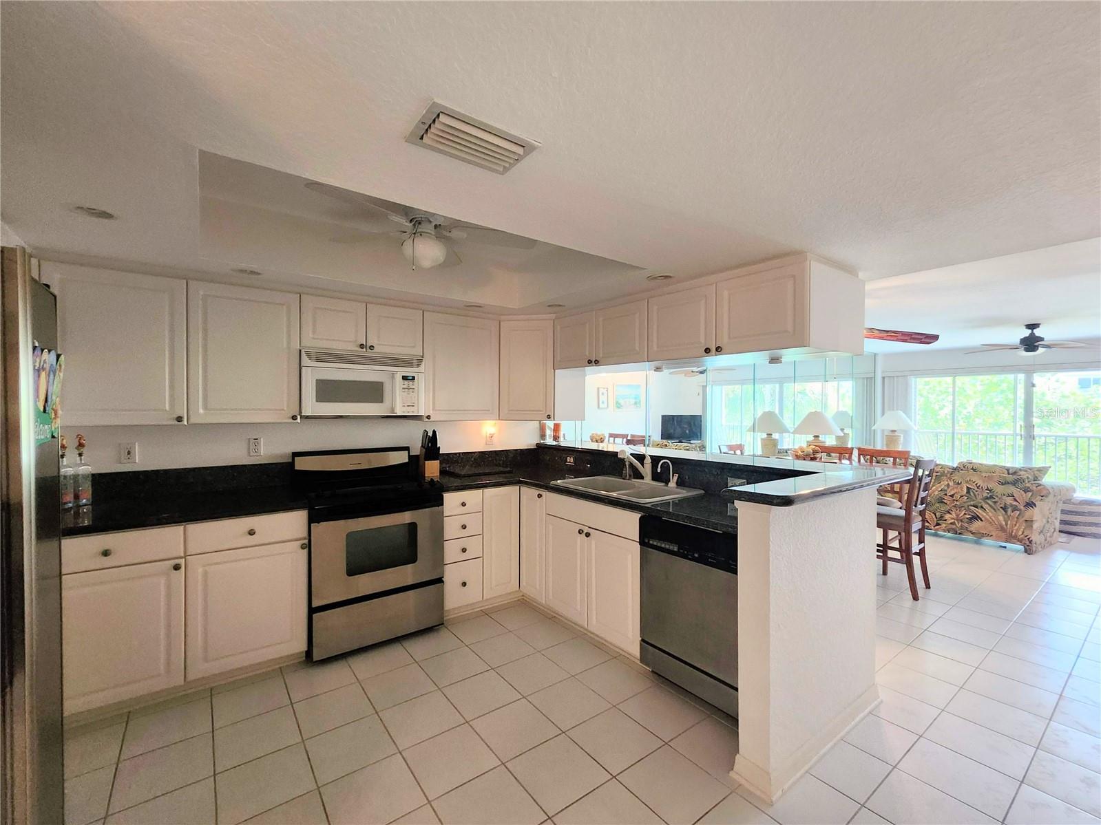 Open, spacious, light & bright