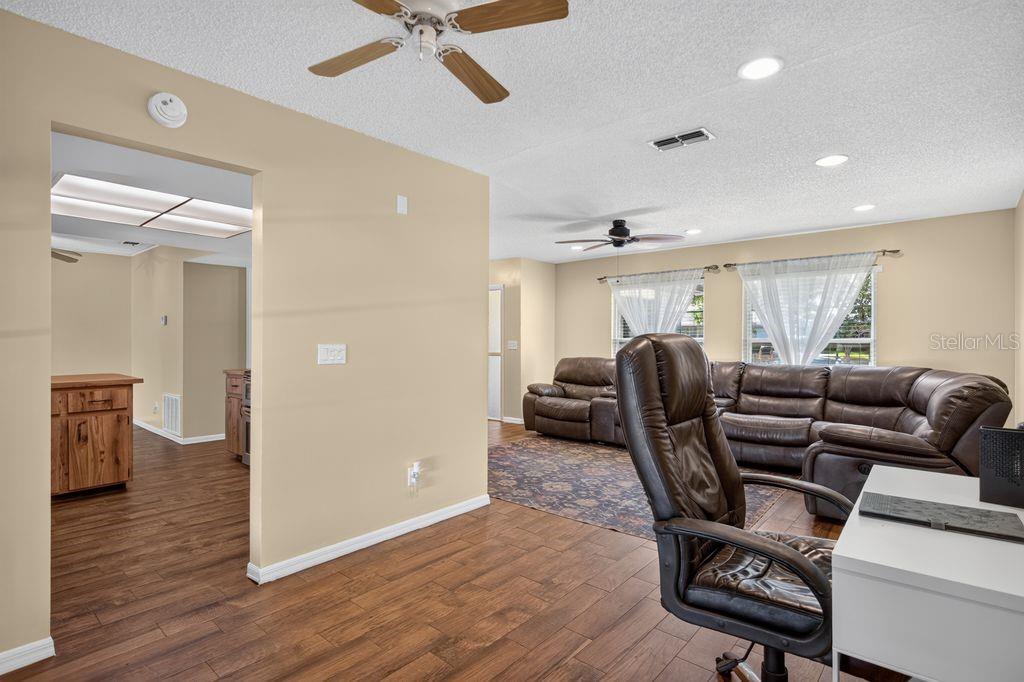 TB8524015