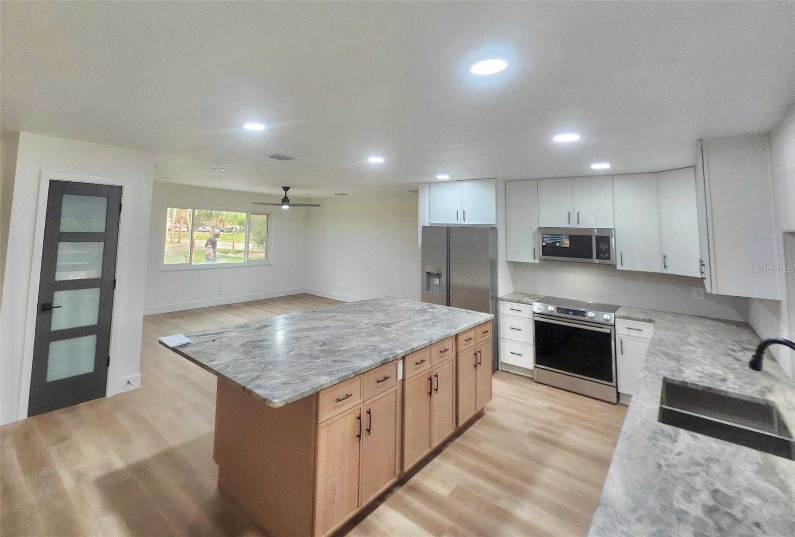 Brand new everything in this kitchen