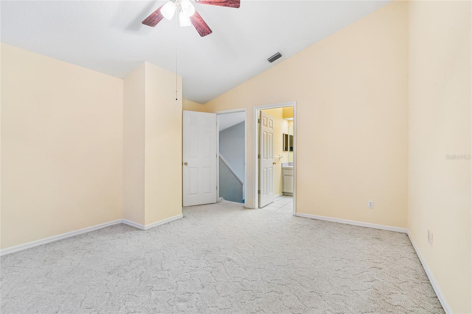 3rd Bedroom  w/ensuite:2nd Floor