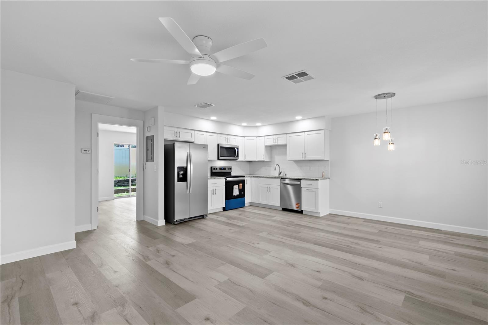 6225 Elmhurst Dr. Great Room III