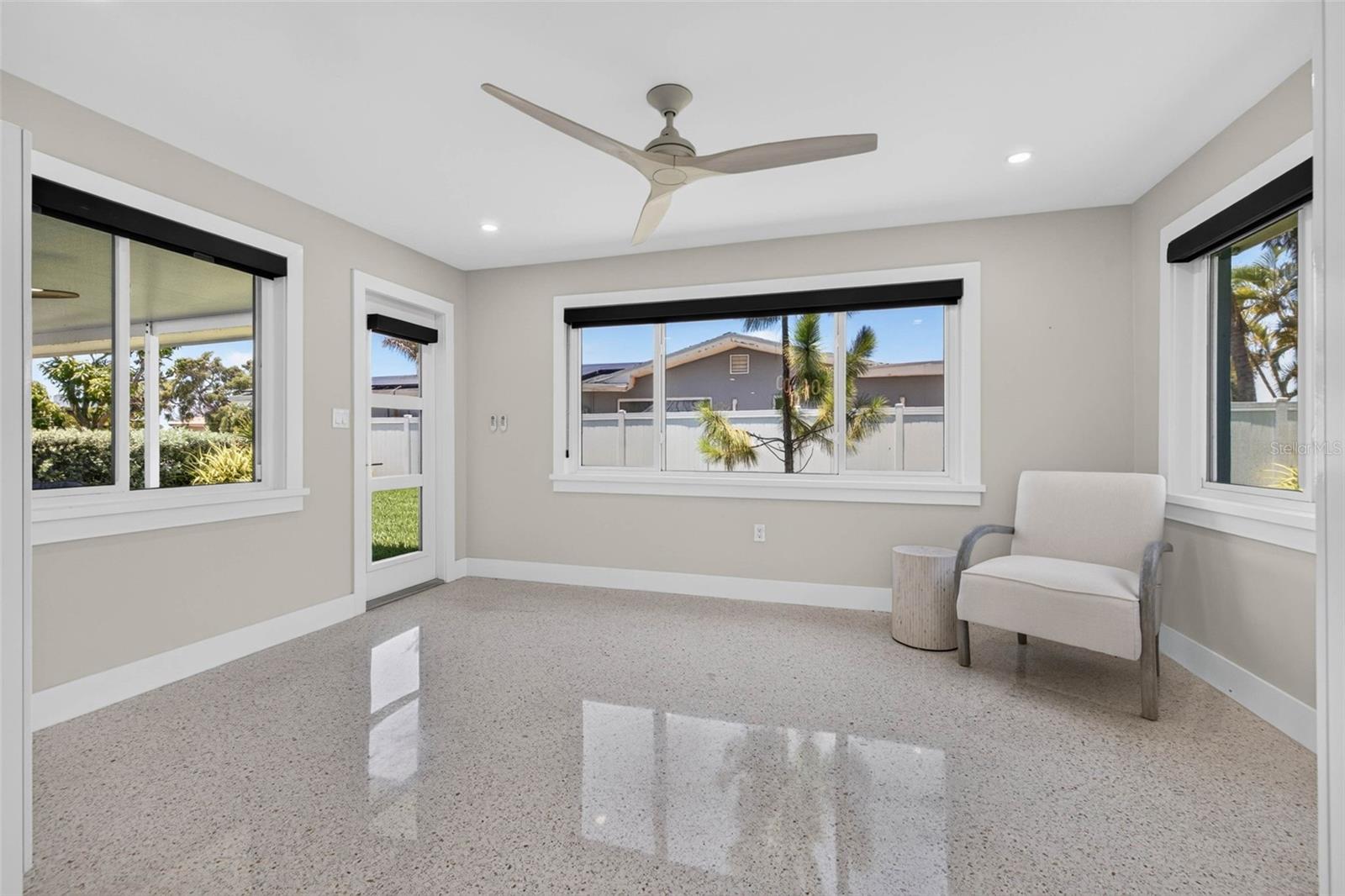 Flex Space/Florida Room