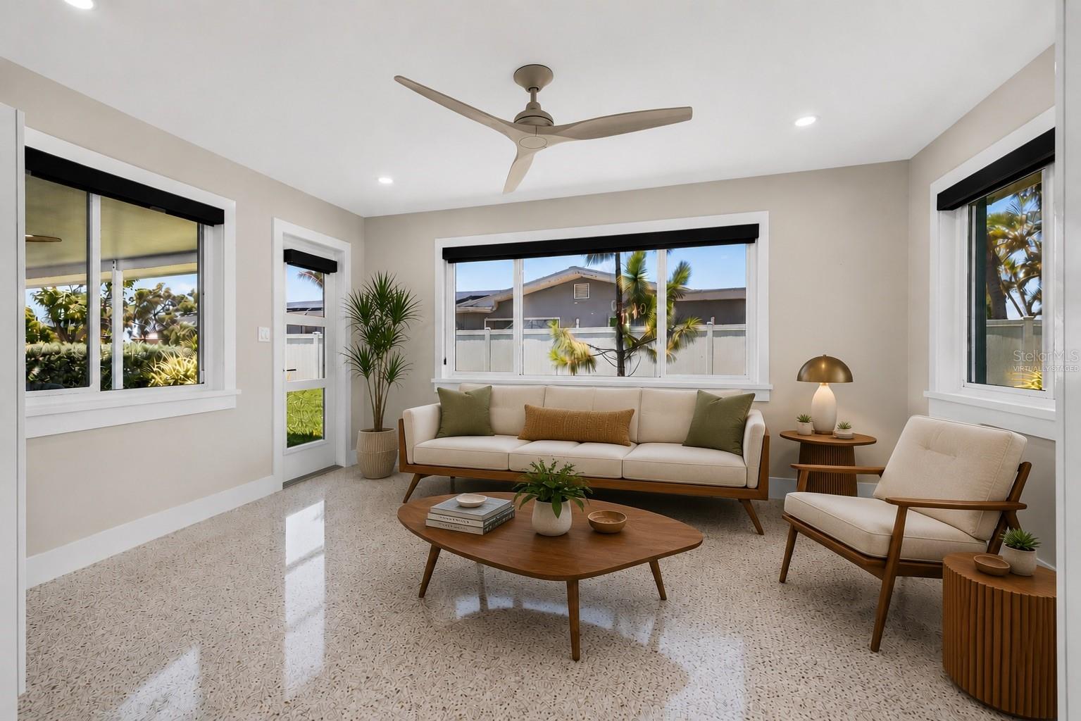 Flex Space/Florida Room - Virtually Staged (Option 1)