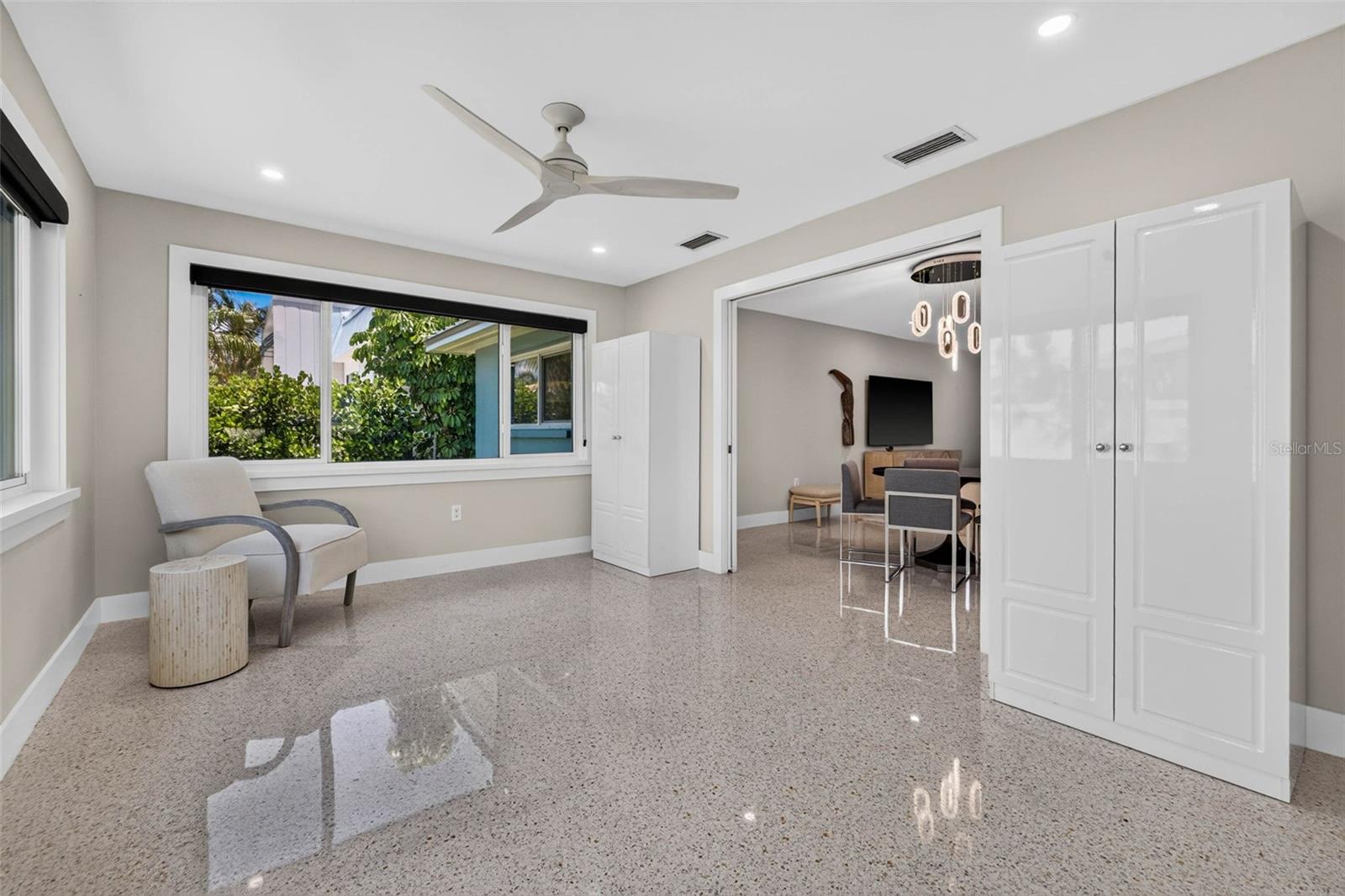 Flex Space/Florida Room