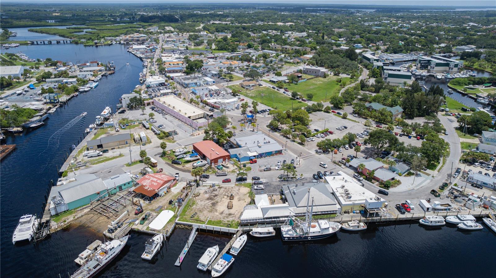SPONGE DOCKS