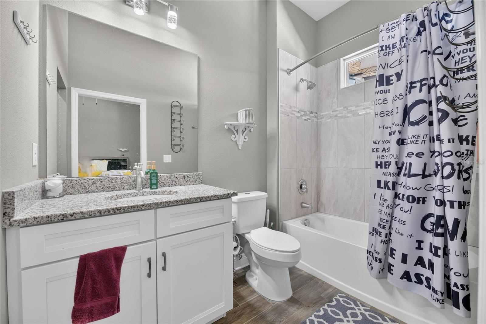 Here's that 2nd full bathroom with tub and shower combo.