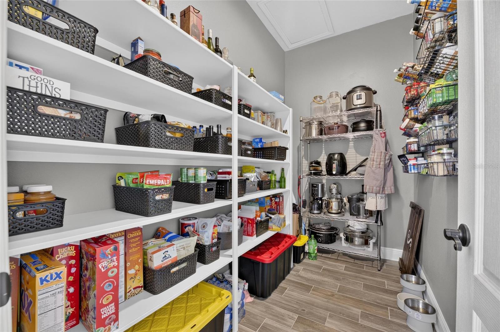 A walk-in pantry fits a space just outside the kitchen's perimeter.