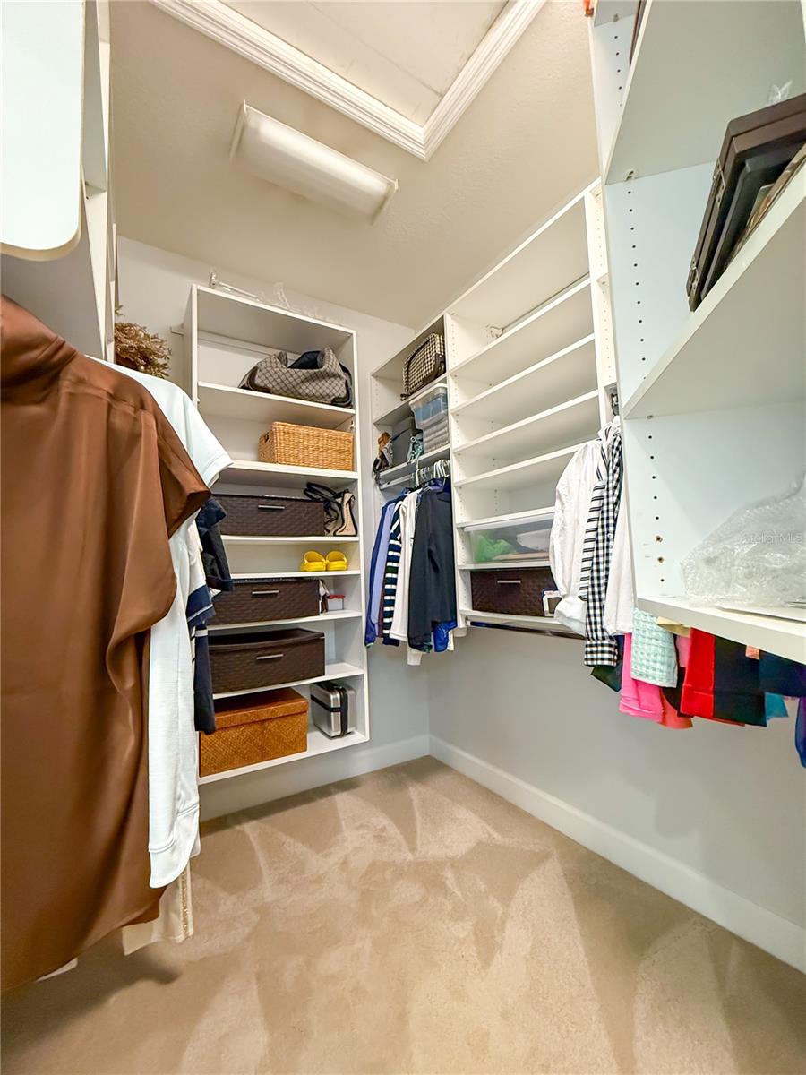 Walk-in Closet