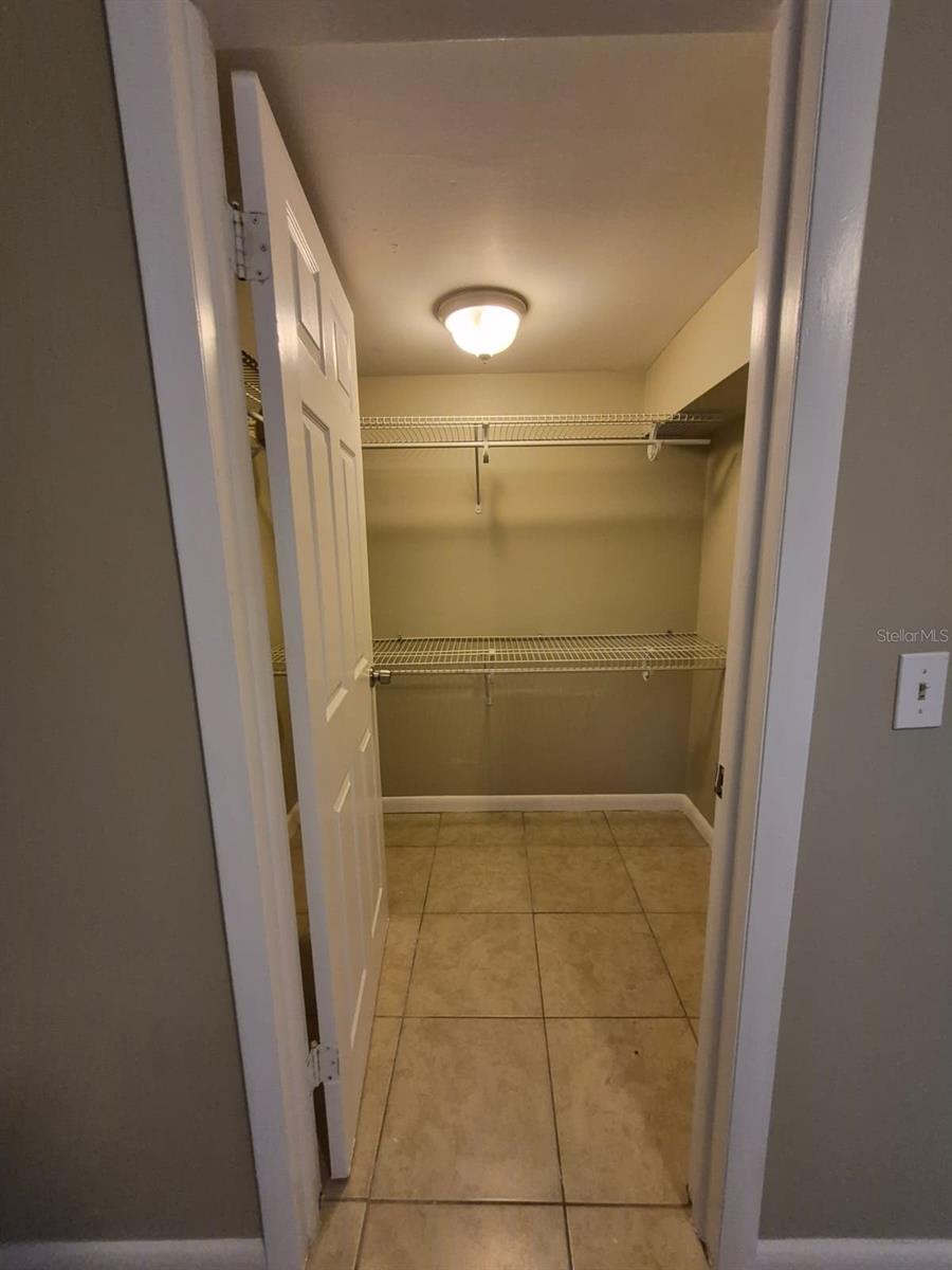TB8524214