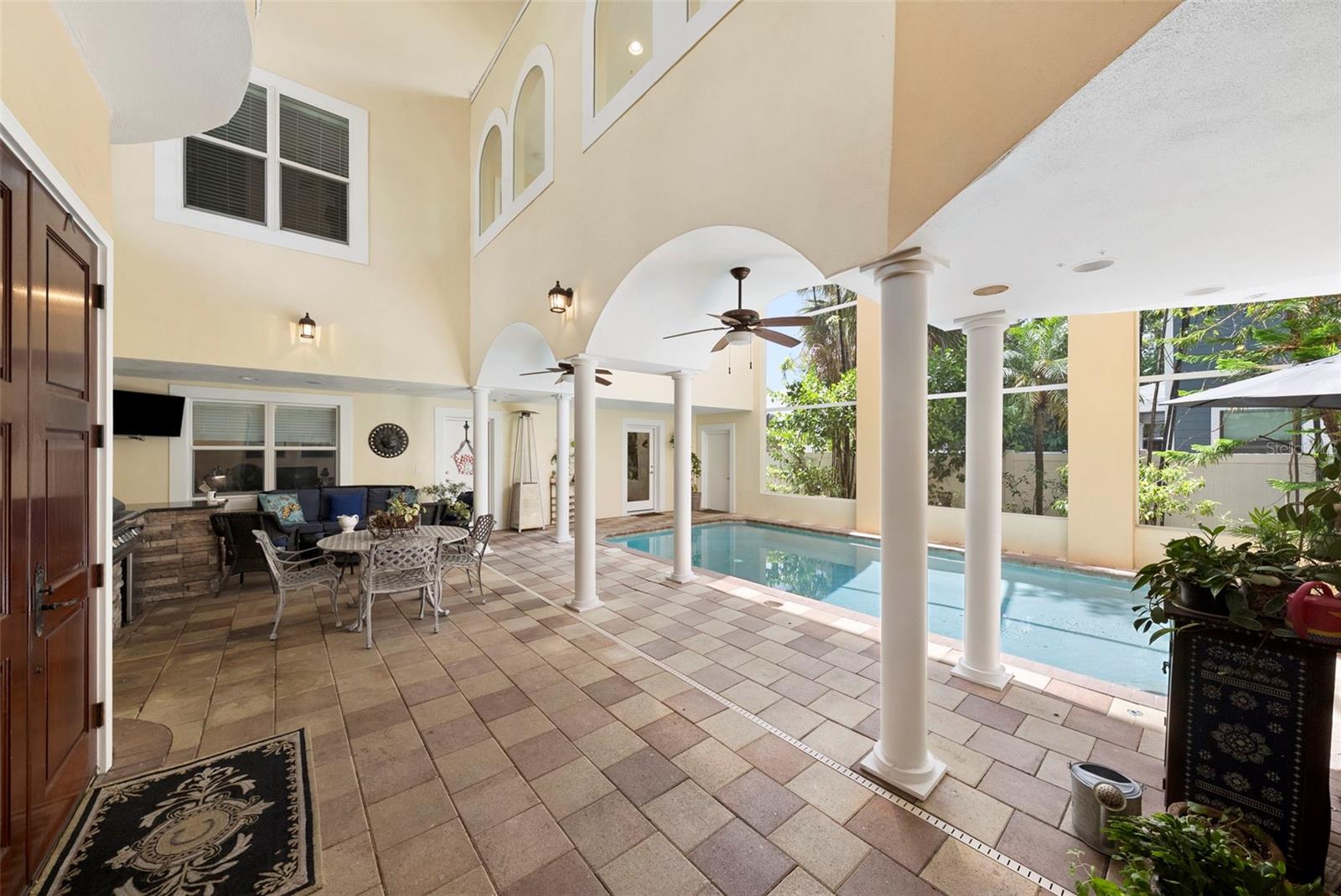 Beautiful Courtyard swimming pool