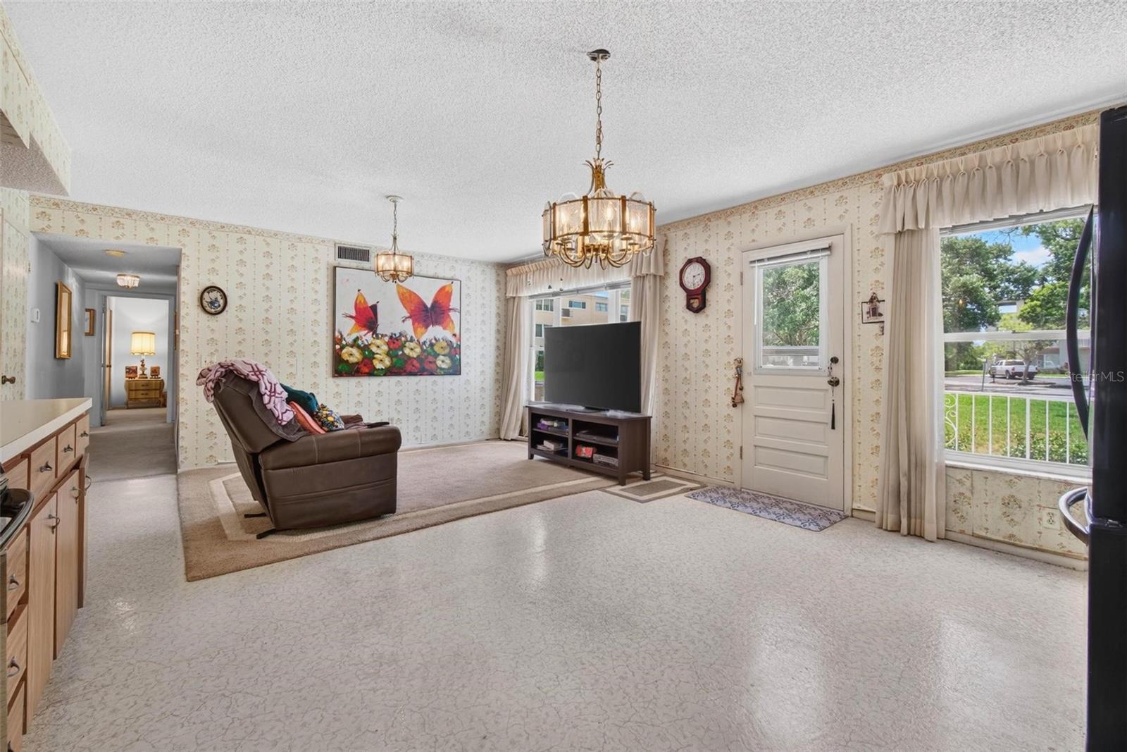 TB8524269