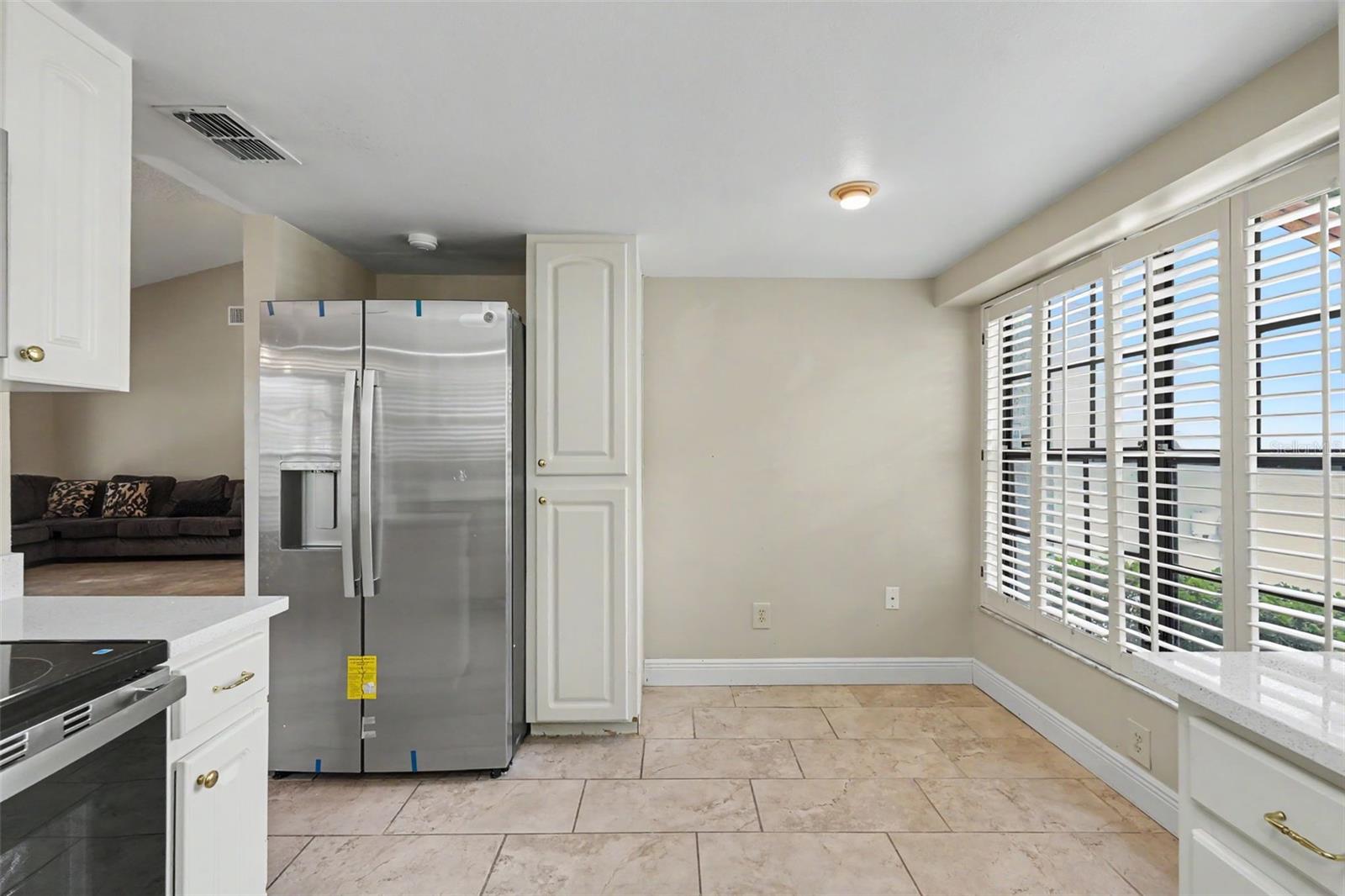 kitchen table area
