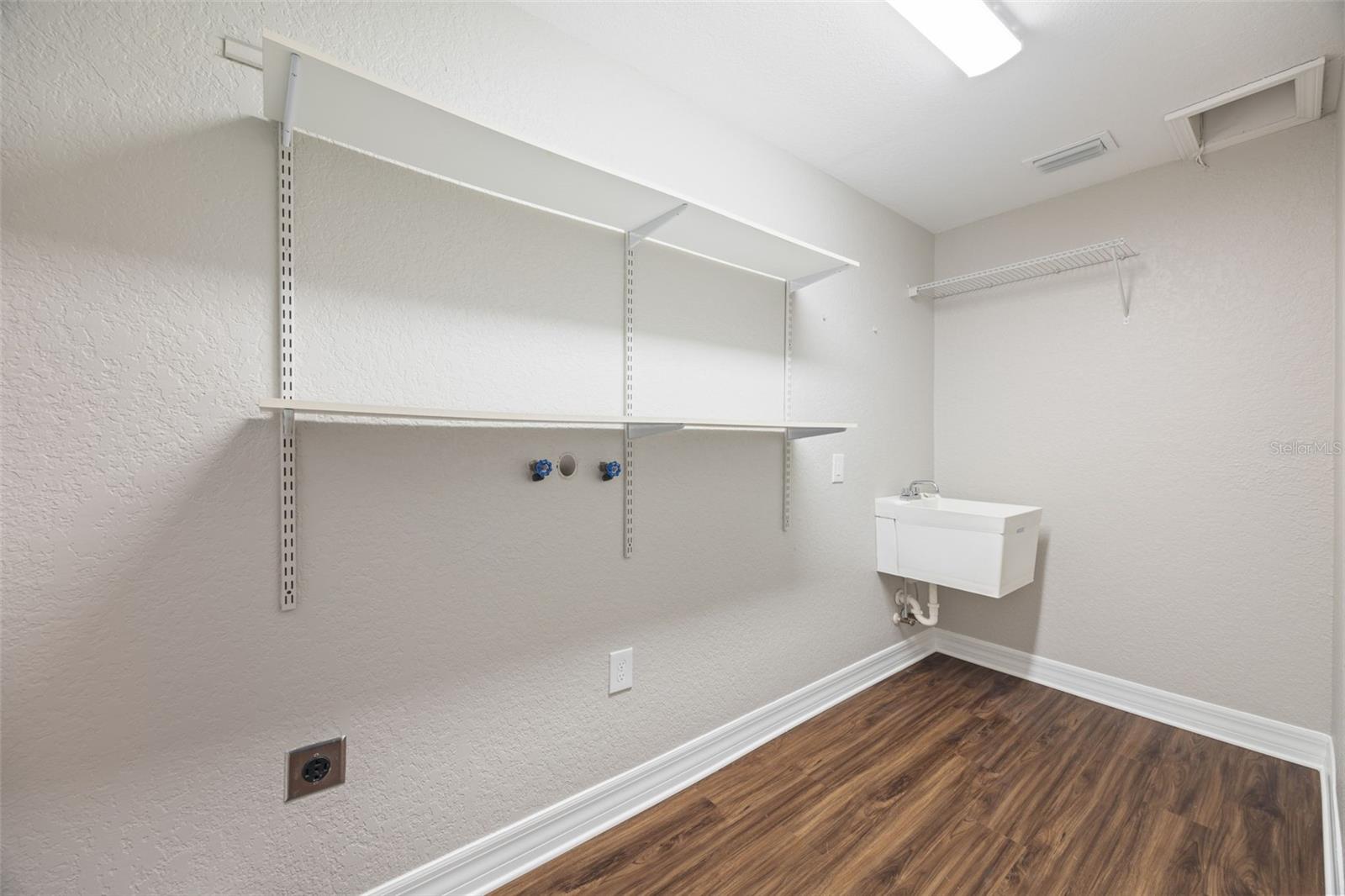 Laundry room on the 1st floor.