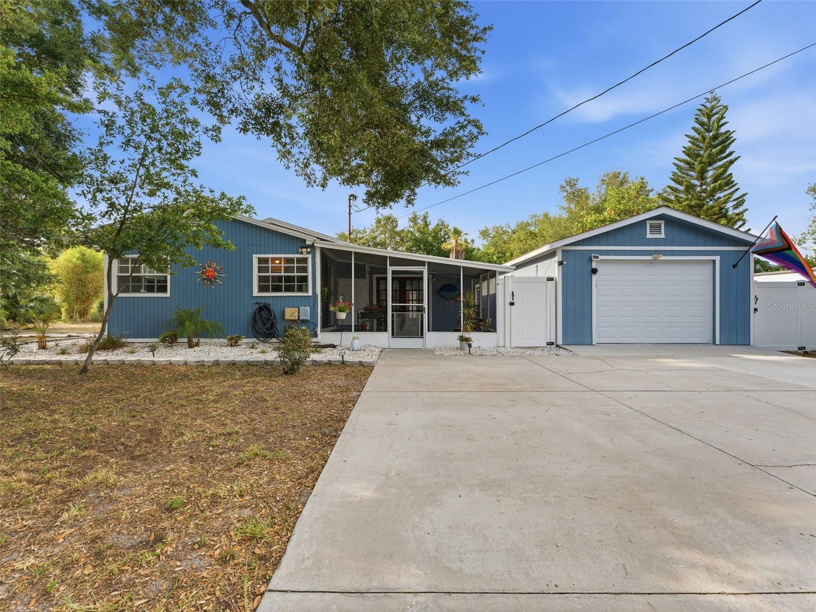 Detached garage