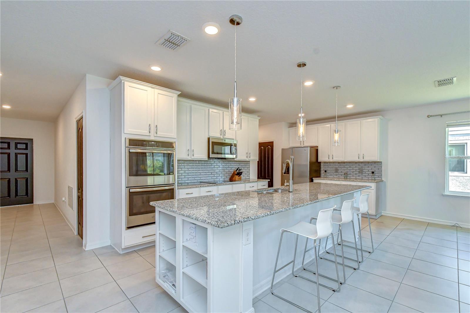 Beautifully equipped Kitchen