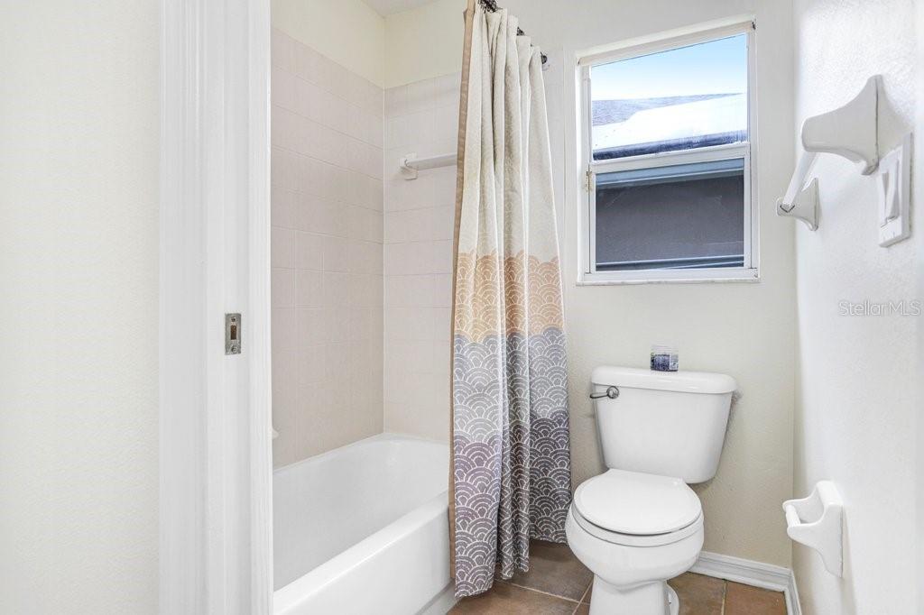 TB8524343
