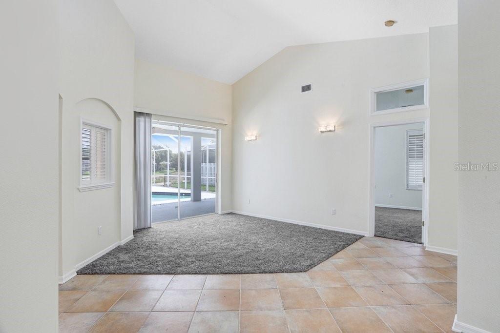 TB8524343