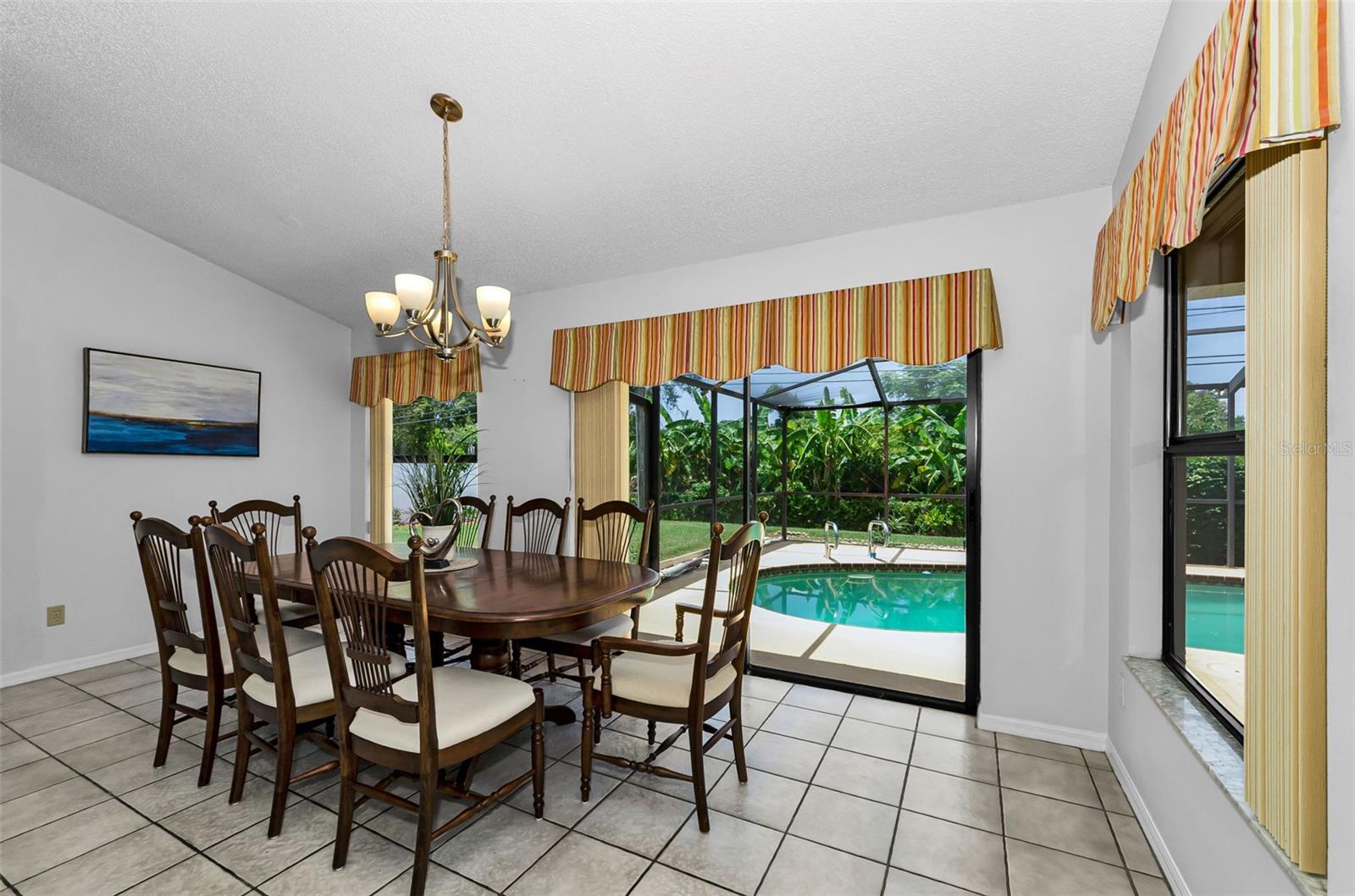 Eat-In Area Overlooking Pool