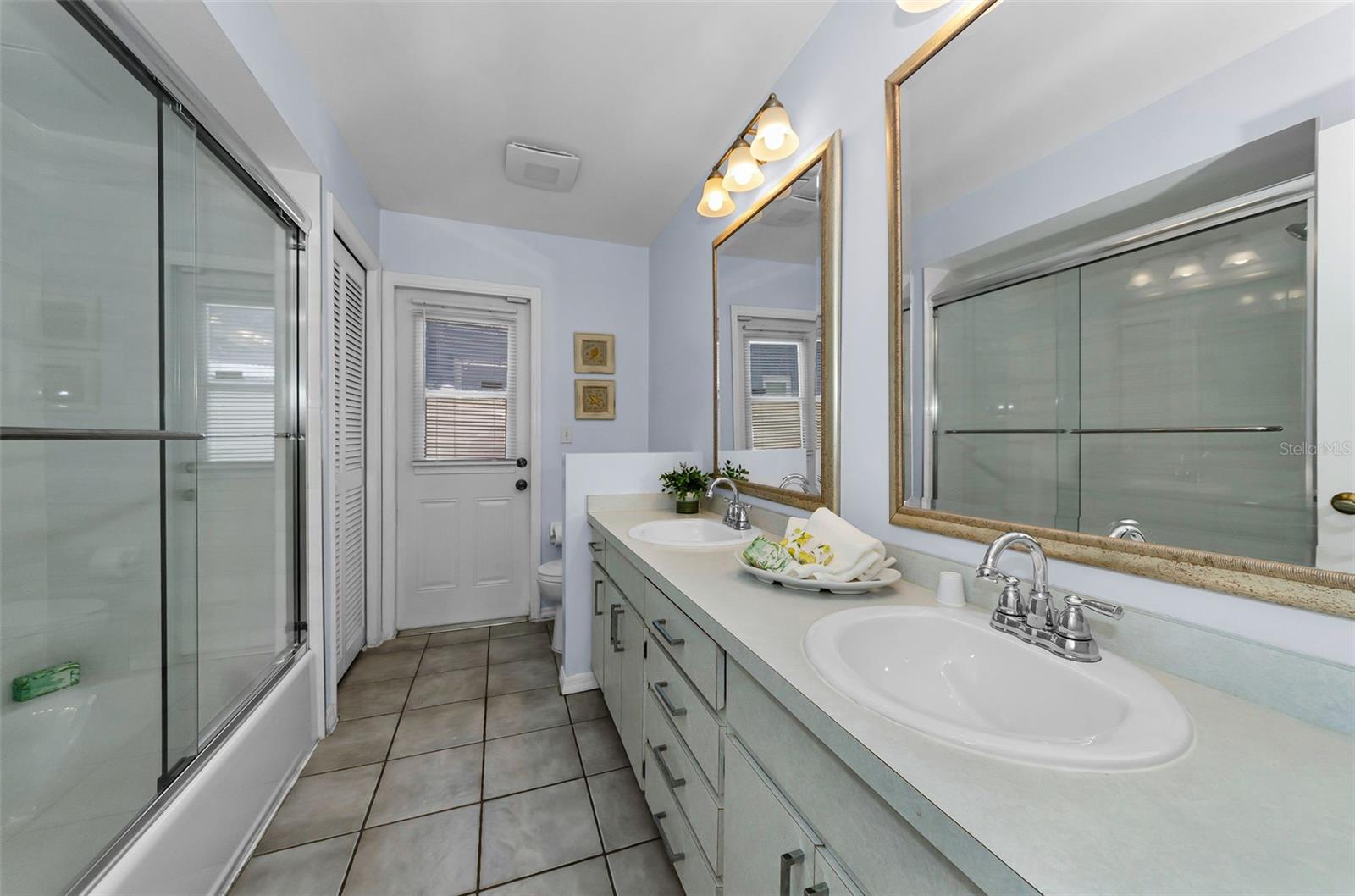 Dual Sinks-New Shower