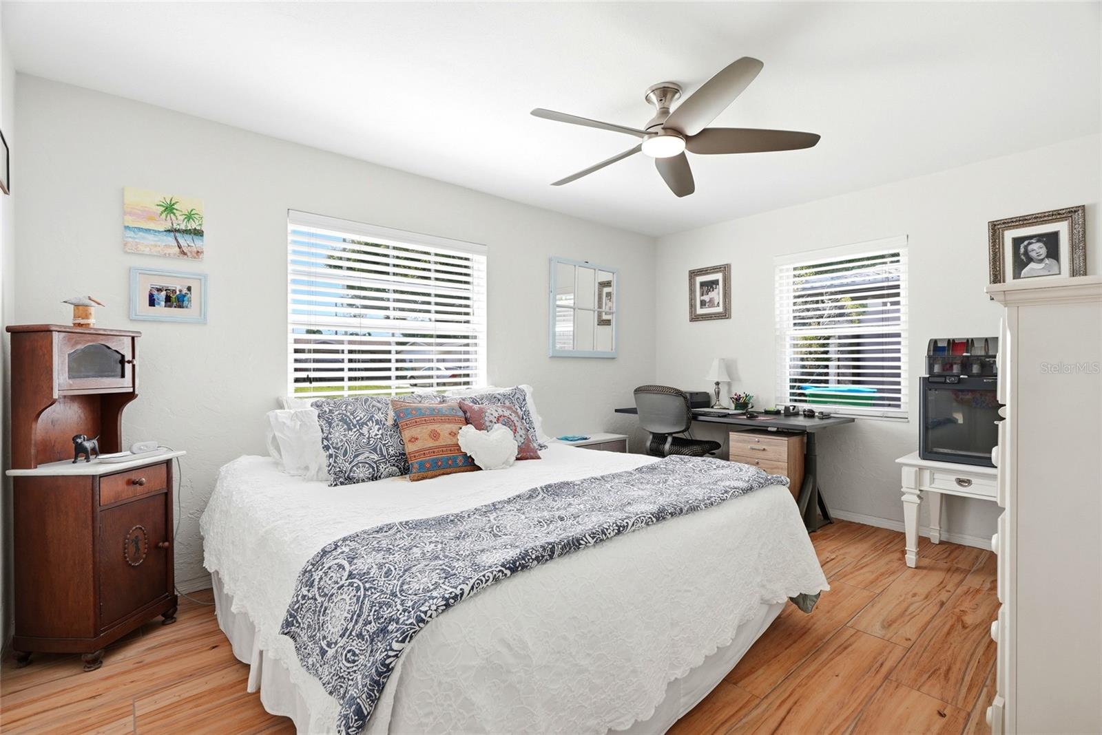 2nd bedroom