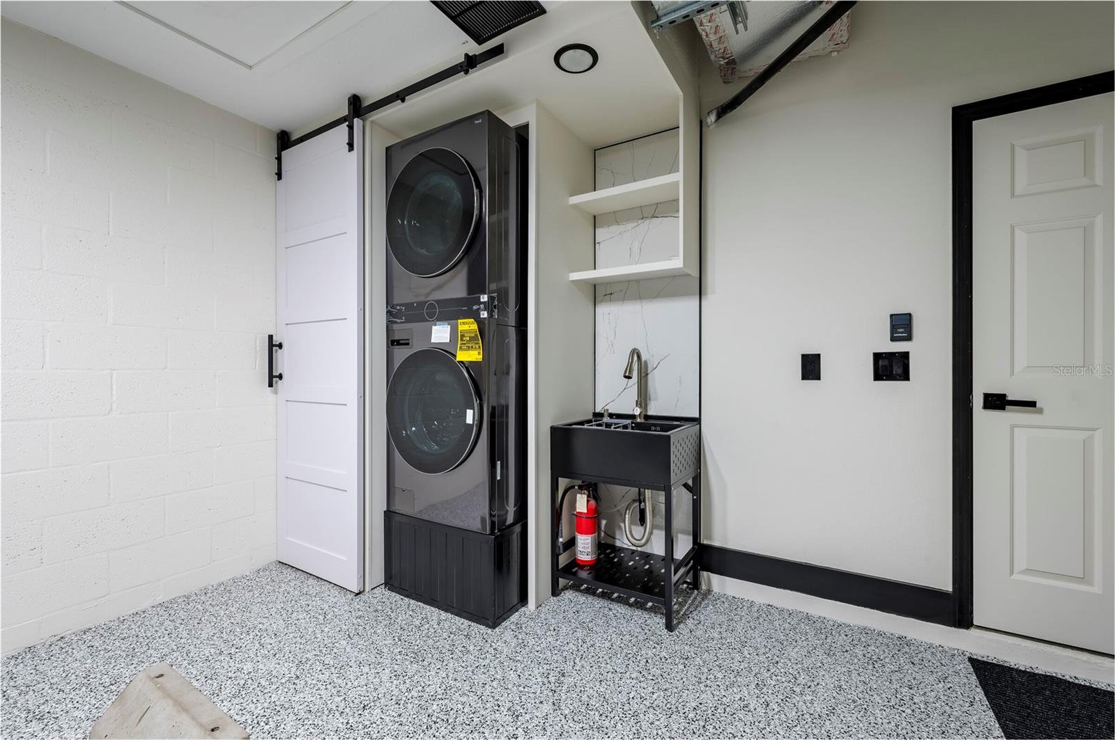 Washer/Dryer/Sink