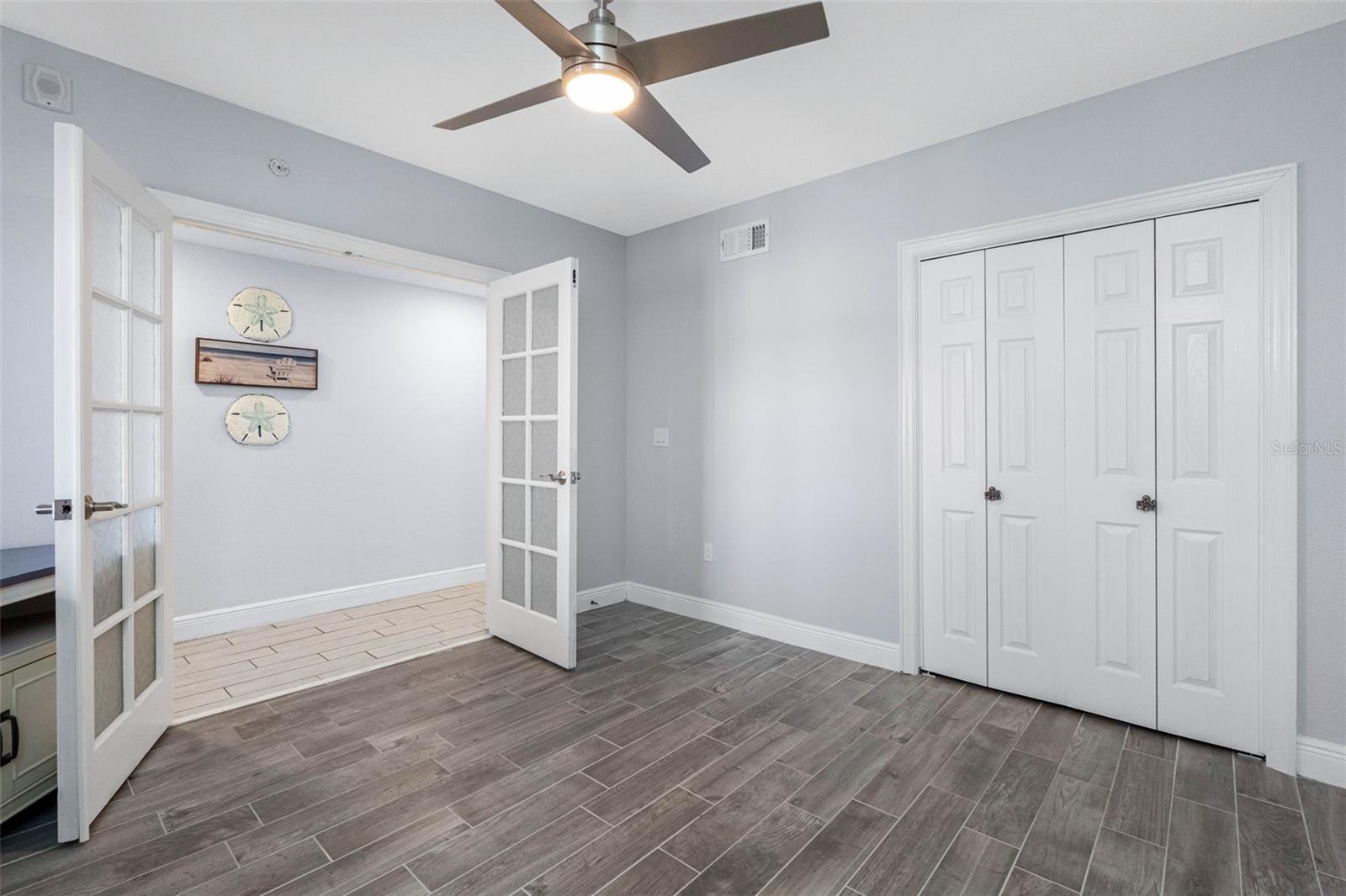 ... Guest Bedroom #2 Located on Main Floor By Entrance to Unit 403.