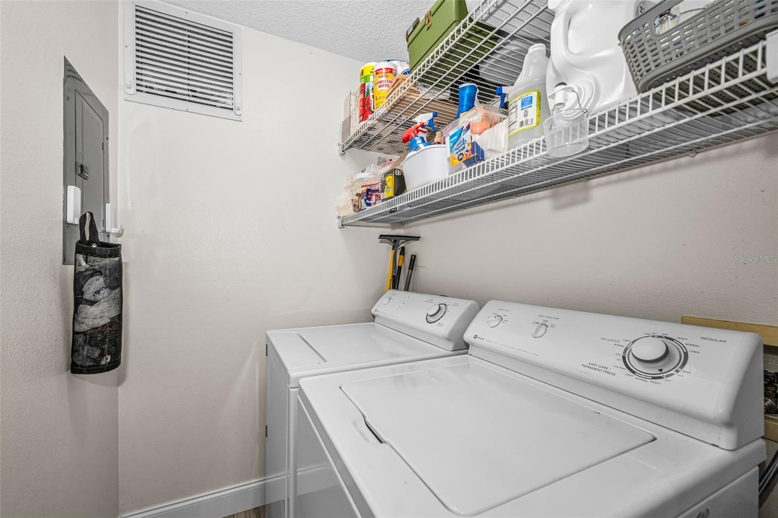Laundry room w/storage space