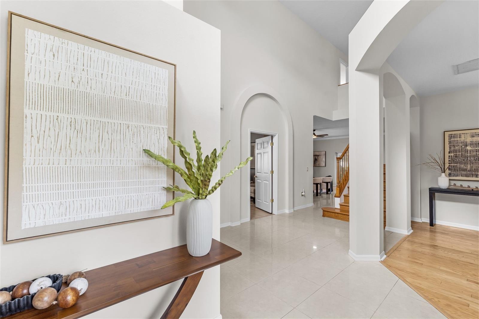 Entry with volume ceilings
