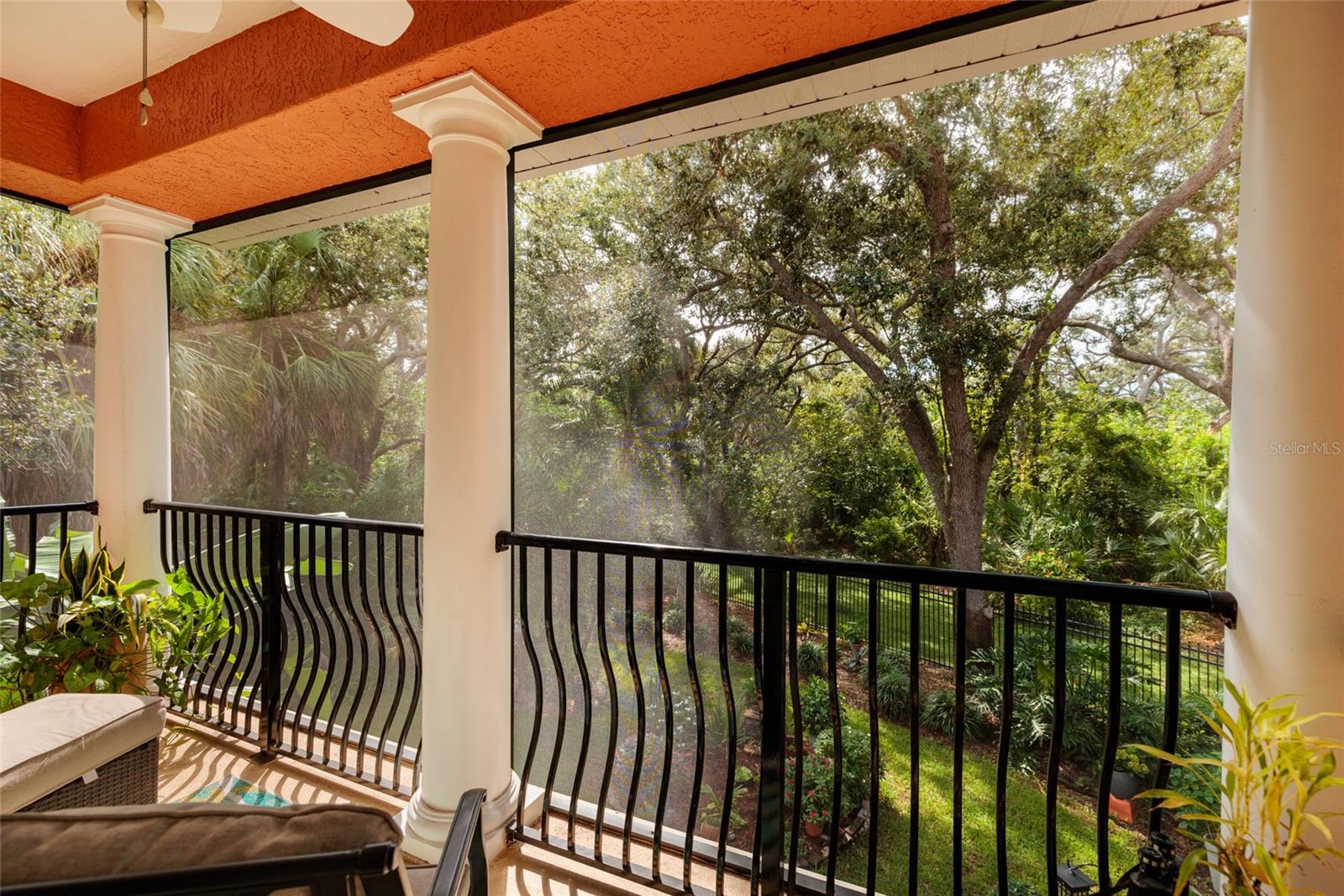 TB8524673