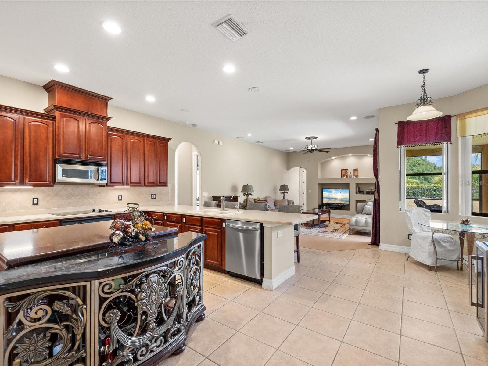 Kitchen/Dinette Area/Family Room